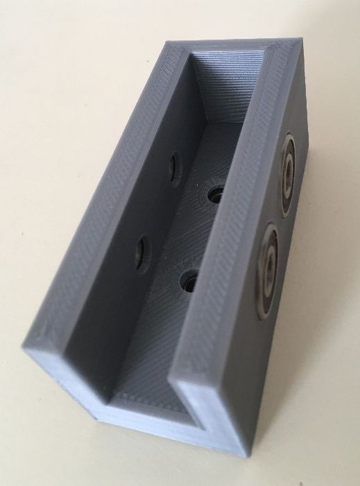 Sablon mobila din plastic dur gri forma H gauri 4 si 8mm