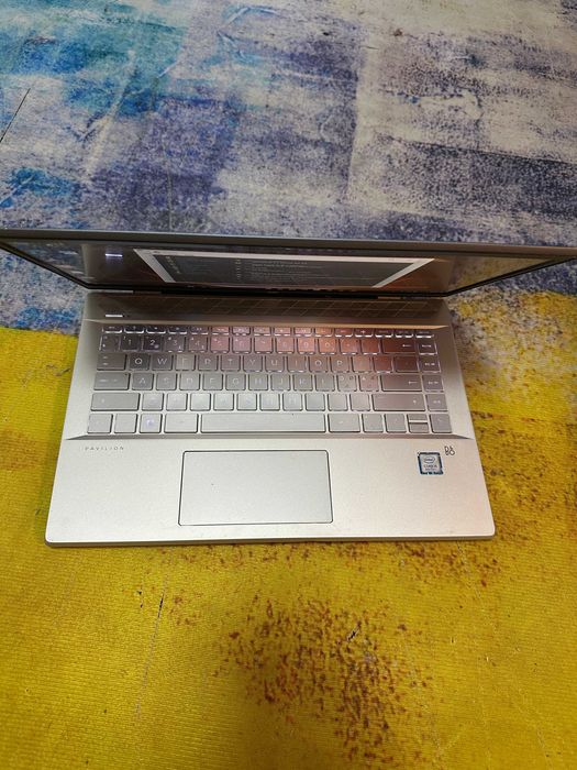 Laptop Hp pavilion 14, i5 gen 8, octacore , 8 gb ddr4, ssd 240 gb