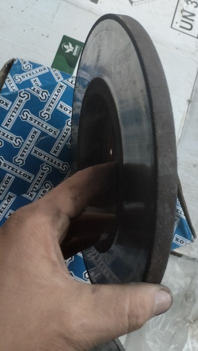 Продам тормозные диский гольф 3 венто
