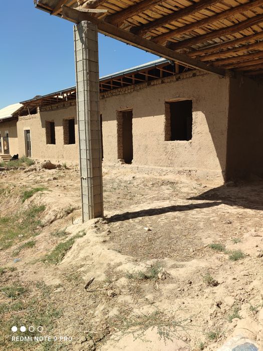 Участка сотилади Уч тепа