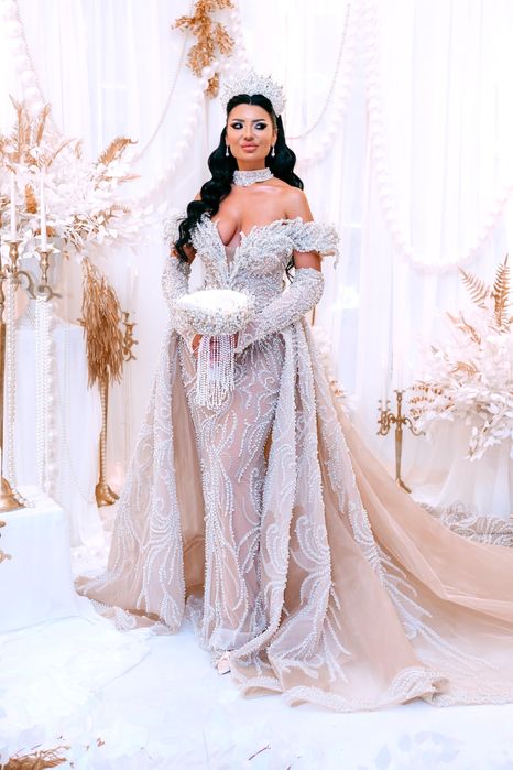 Vand Rochie de Mireasa Facuta la Comandă