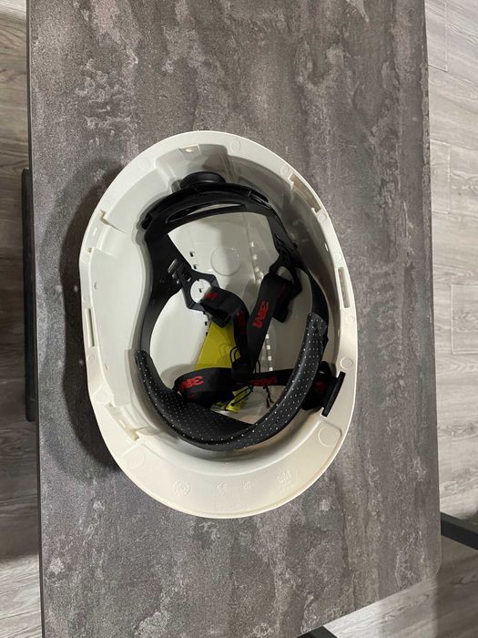 Зашитные каски 3М / Baret 3M