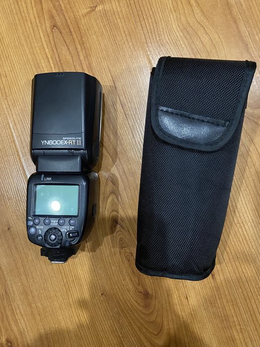 Продается вспышк для фотоаппарата