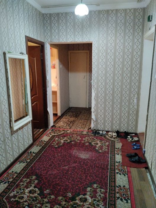 Sergeli stroitilda 12 metro bekatda 2 xonali uyimni ijaraga beraman.