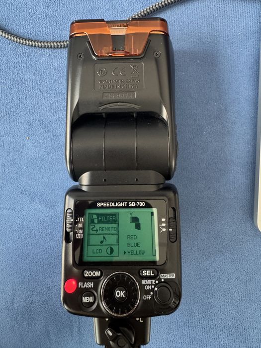 Blitz Nikon Speedlight SB-700 – funcțional, stare foarte bună