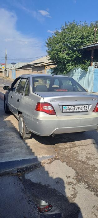 НЕКСИЯ автомобиль