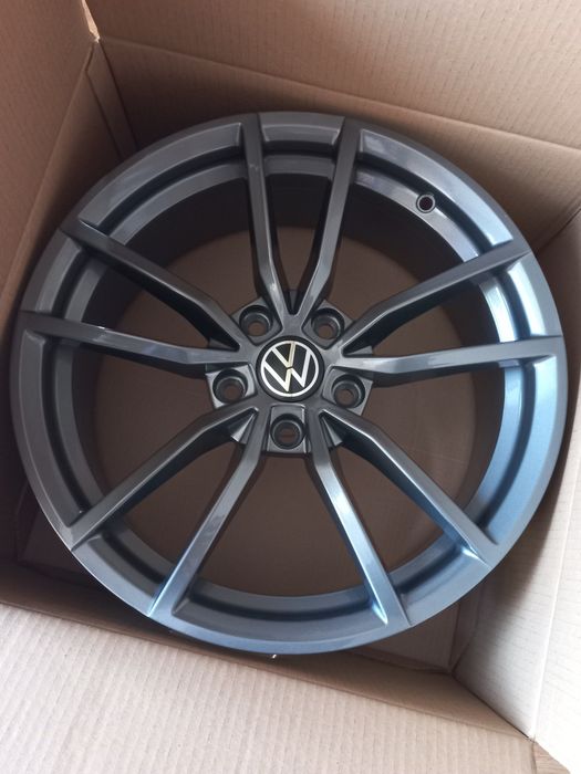 17"Vw Poteria Gunmetal 7.5j et40 Golf Passat Tiguan Touran Caddy Seat Škoda Чисто Нови