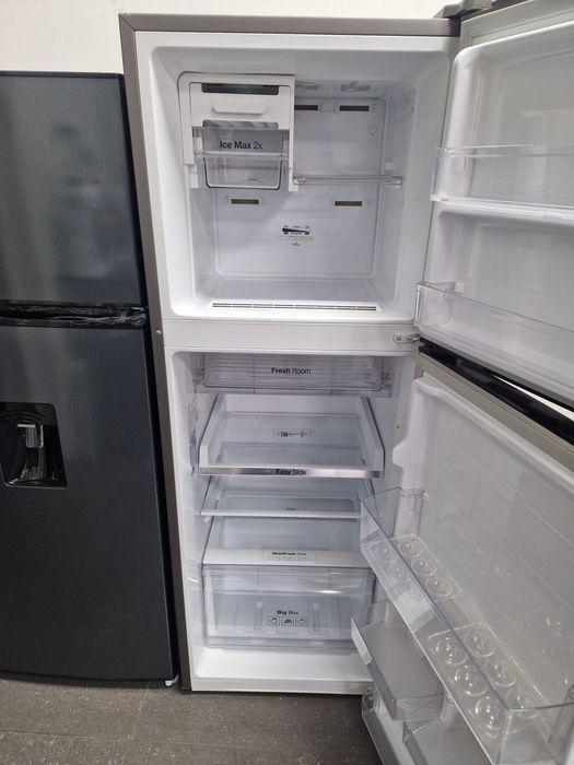 Хладилник с горна камера Samsung No Frost