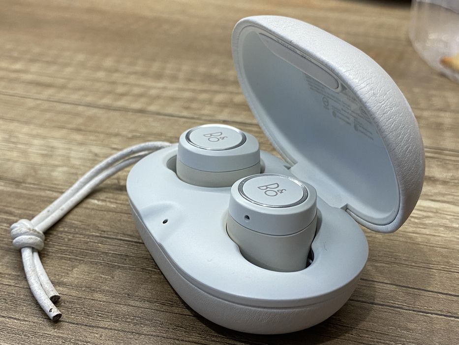 Безжични слушалки Bang & Olufsen Beoplay E8