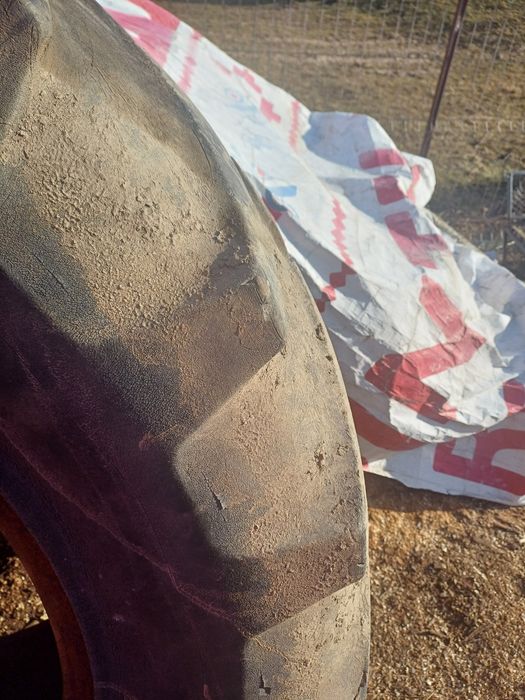 Vând cauciucuri tractor