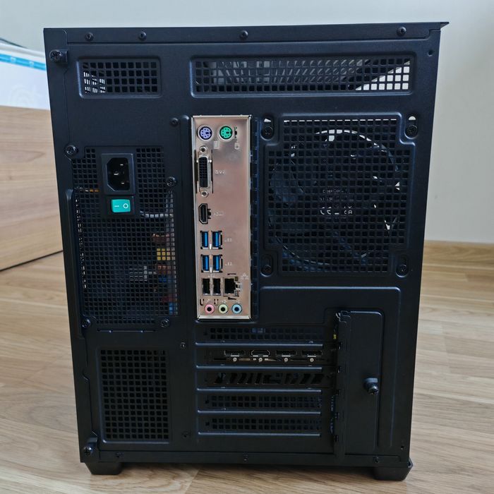 Гейминг компютър  R5 3600, RX6700XT, 2TB, 16GB RAM