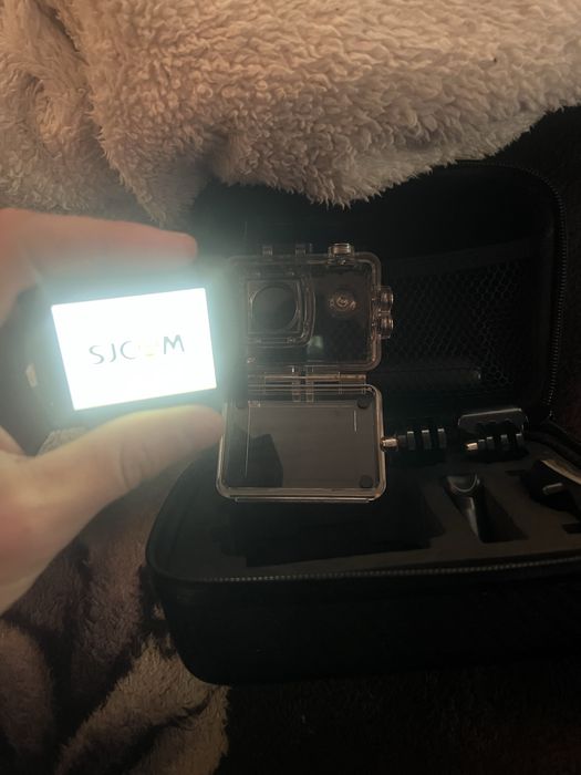 Продам экшен камеру на мото шлем