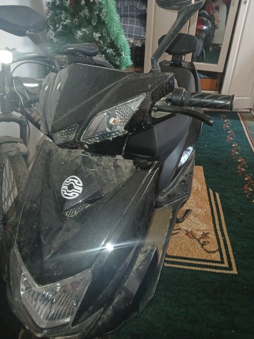 Электро скутер почти новый