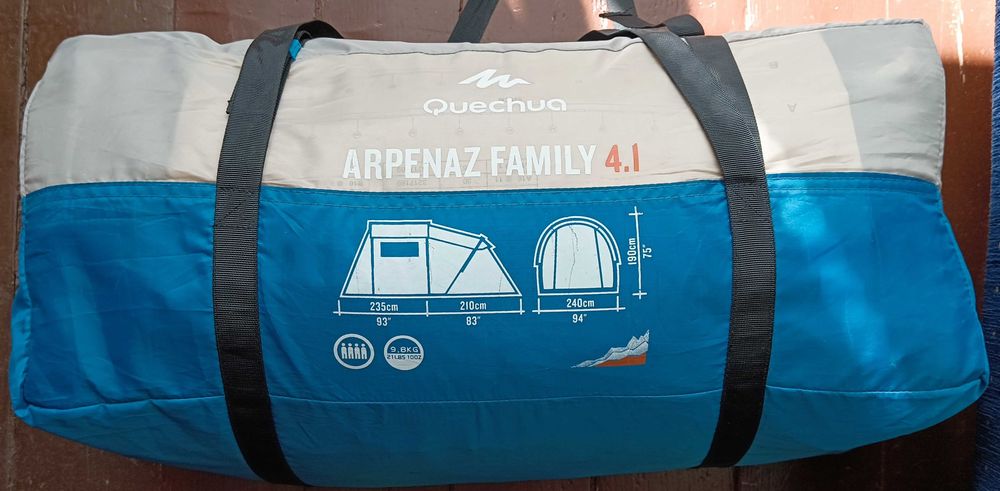 Палатка за къмпинг с подарък нов подвижен душ, малка лампа и челник.