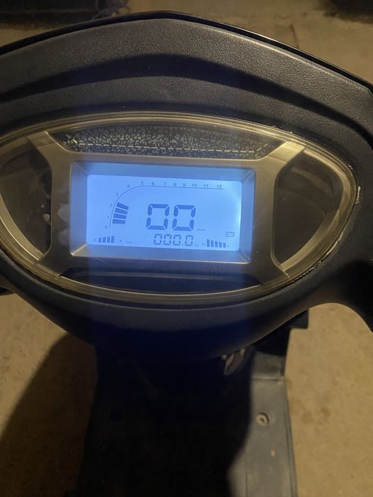 M8 125куб мопед жағдайы ұрып тұр