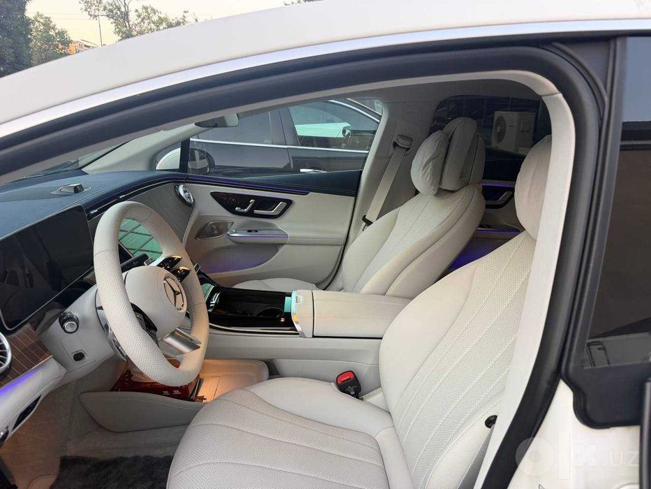 Mercedes Benz EQE500