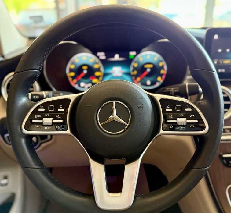 Продавам Мерцедес GLC