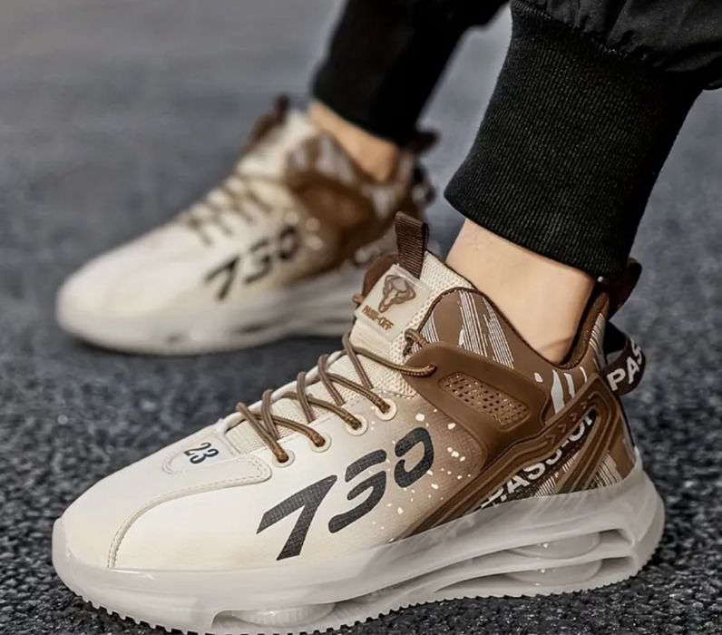 Кроссовкий универсальные