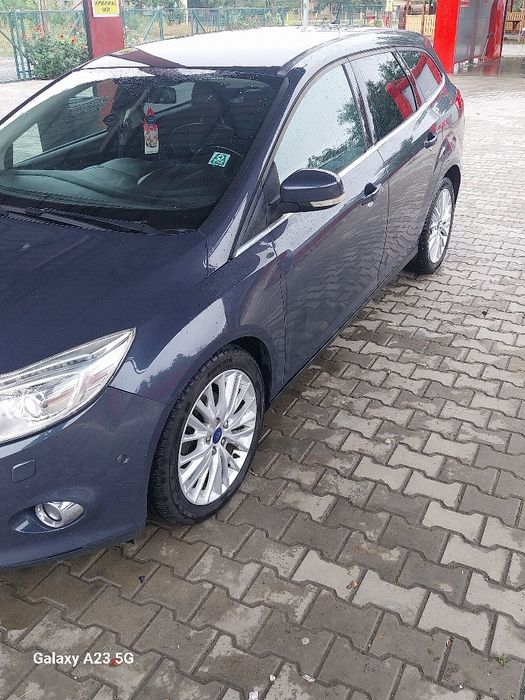Vând Ford focus an2013
