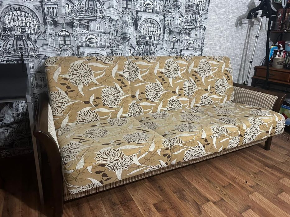 Продается диван 1,8 м раскладной