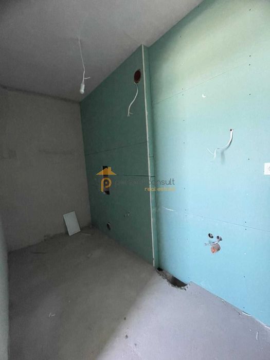 Продава се Тристаен апартамент в Пловдив, Кършияка - 190 кв.м за 1053 €/кв.м - Снимка #7