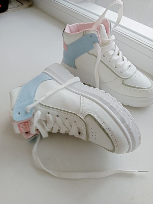 Кроссовки   красивые