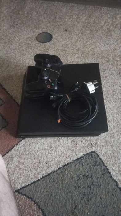 PlayStation 4 slim 1tb