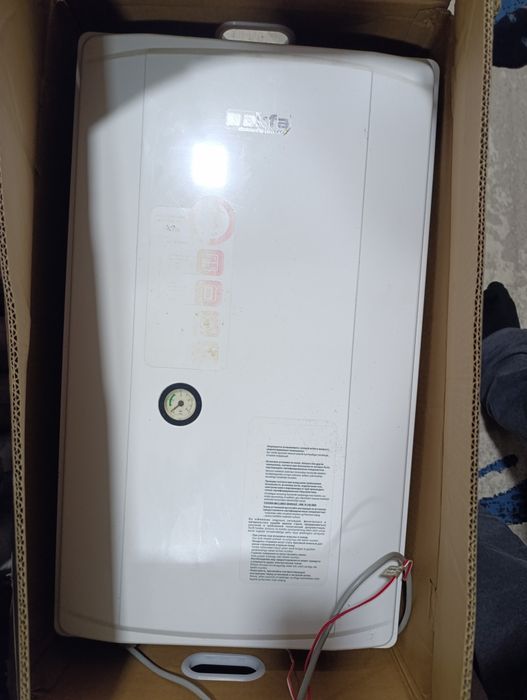 Продаю двухконтурный котел на запчасти рабочим состояние