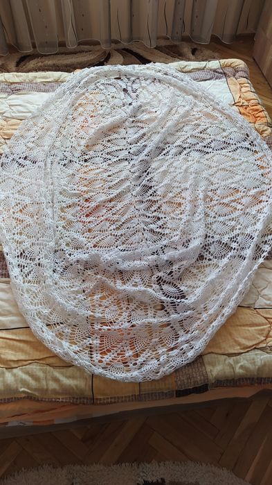 Ръчно плетена покривка