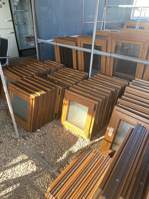 Ferestre termopan stejar auriu noi de la 500 lei