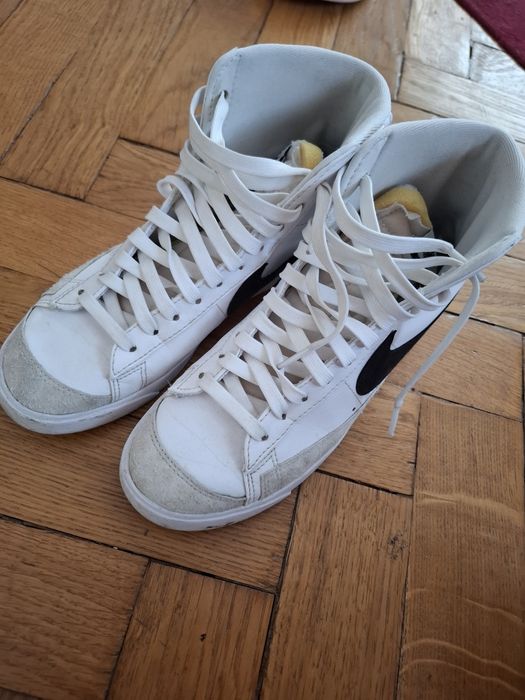 Blazeri nike ,mărimea 38