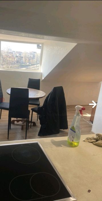 Обзаведен 2 стаен тухлен апартамент в центъра до метро.