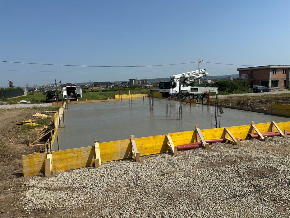 Execut  fundatii pentru case sau garduri