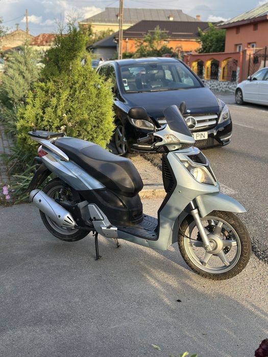Vând Scuter motorizare Honda SH