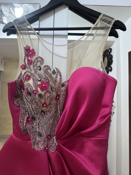 Rochie lunga deosebita