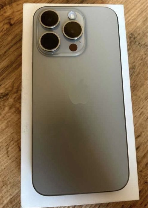 Обменяю Iphone 15 pro  на 17 pro