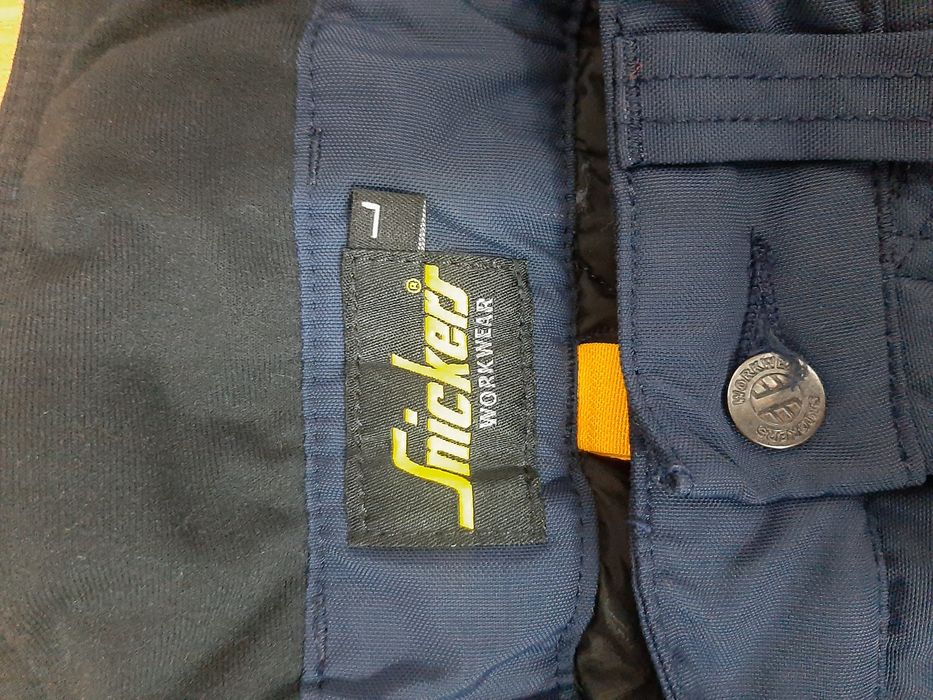 Pantaloni Snickers.