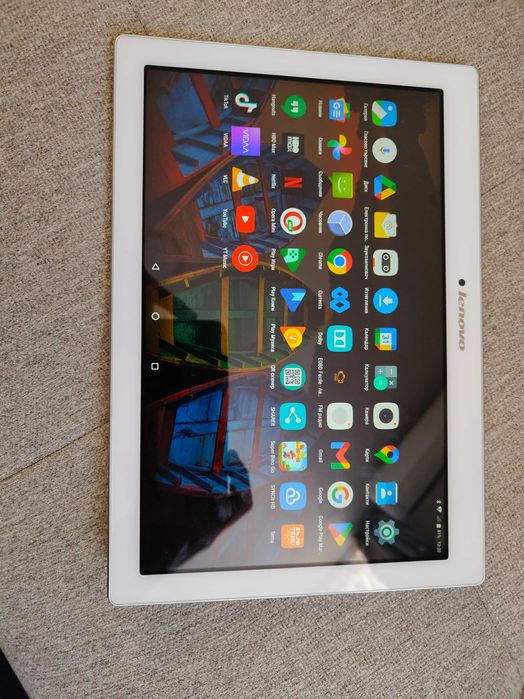 Таблет Lenovo 10 инча +SIM card много запазен