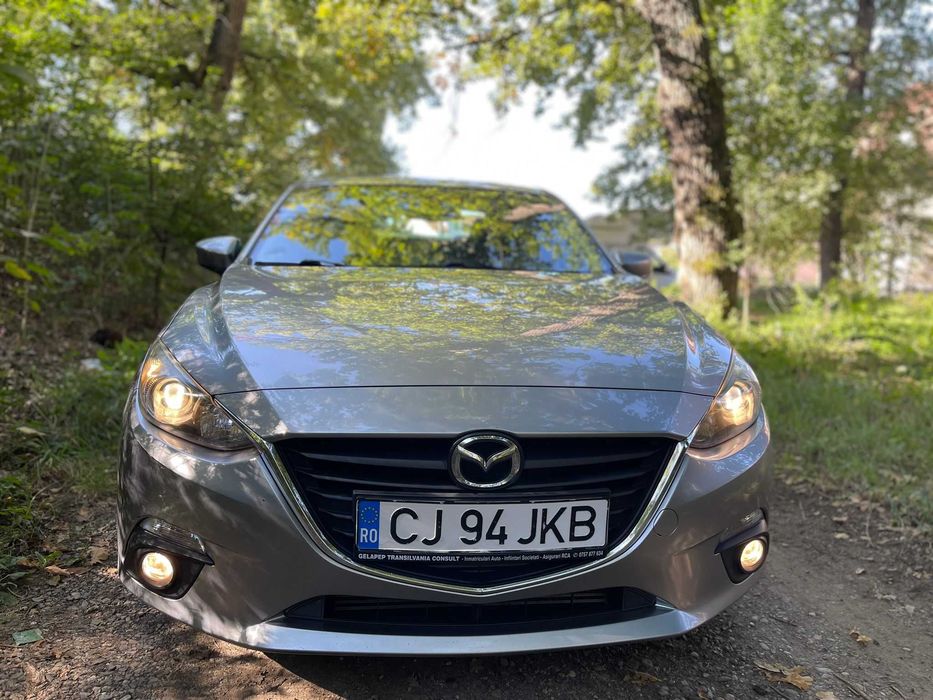 Mazda 3 Sedan 2.2 SkyActiv-D – Echipare Attraction | 2014 | Revizii la zi + 1 Set Jante Aliaj EXTRA