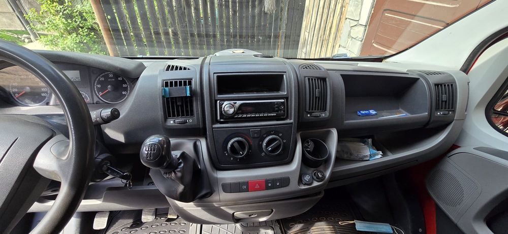 Vând Peugeot Boxer