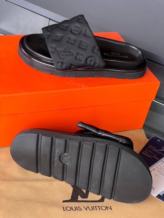 Papuci Louis Vuitton noi