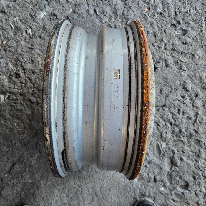 Тежкотоварни стоманени джанти за ремаркета 17.5x6.75 с 10 отвора HL3 Германия