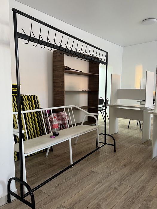 Парты столы в хорошем состоянии