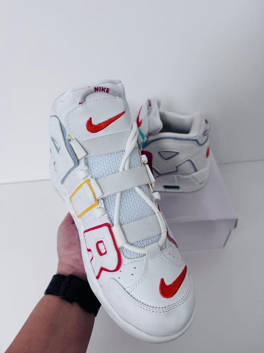Nike UP Tempo Sneakers