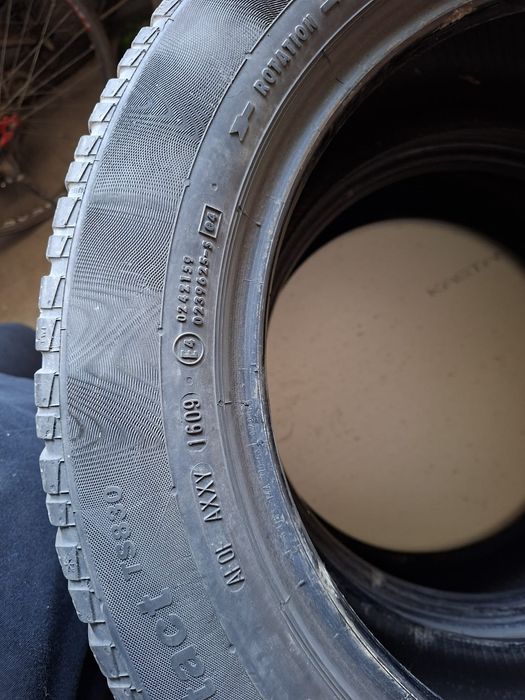 Vand 4 anvelope iarna Continental