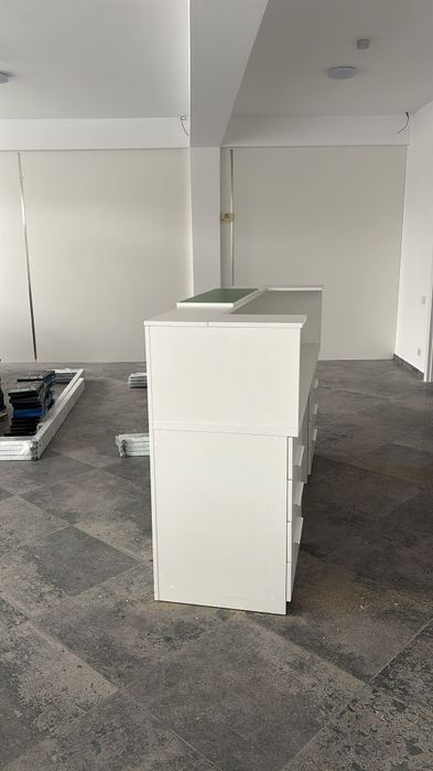 Vând rafturi metalice magazin coșuri de depozitare și recepție