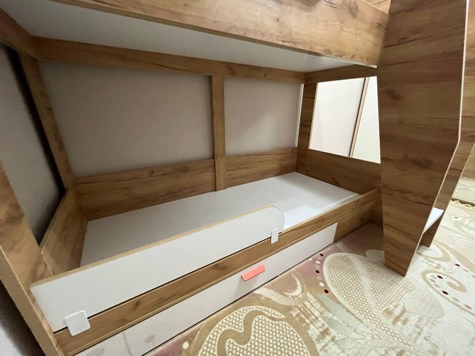 Кровать двухьяростная