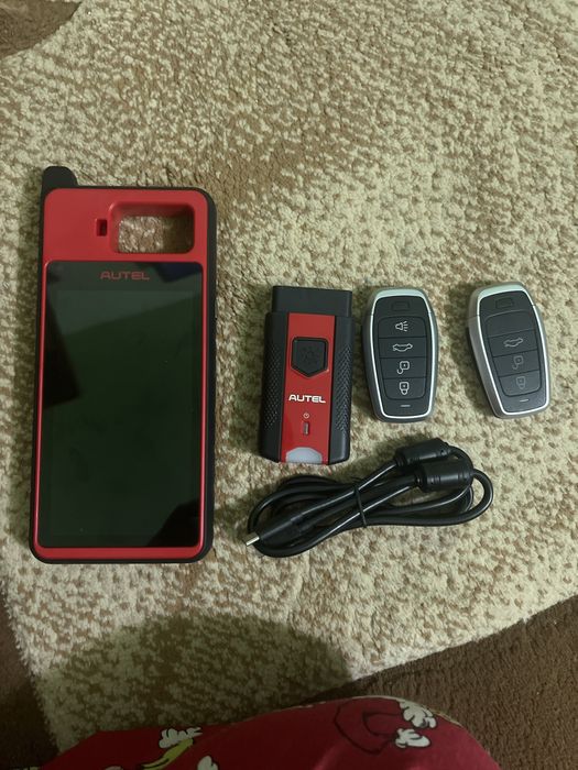 Vand sau schimb copiator chei auto Autel maxiim km100e