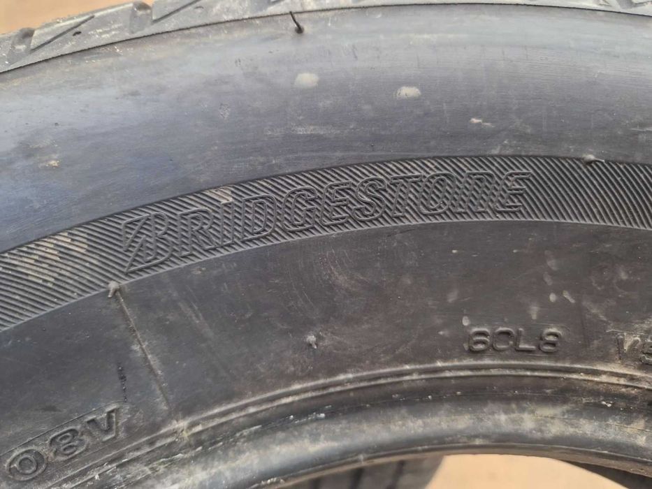 2 Bridgestone R17 235/65 Летни гуми  DOT2022