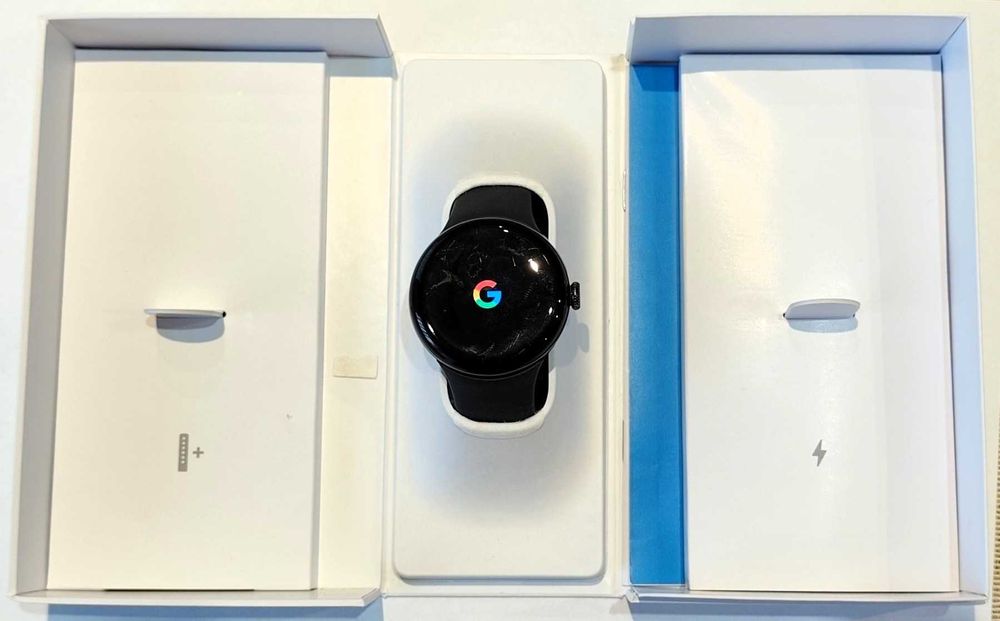Комплект Google Pixel 6a и Pixel Watch 2 като нови